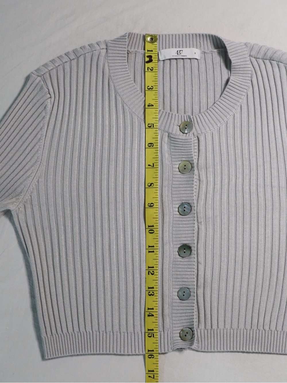 437 Gaia Cardigan | Grey Size Medium - Picture 5 of 9